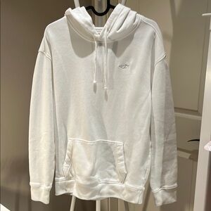 Hollister Men's White Hoodie Sweater